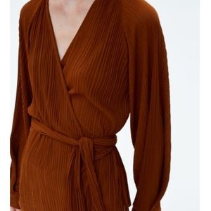 Brown rust colored wrap top